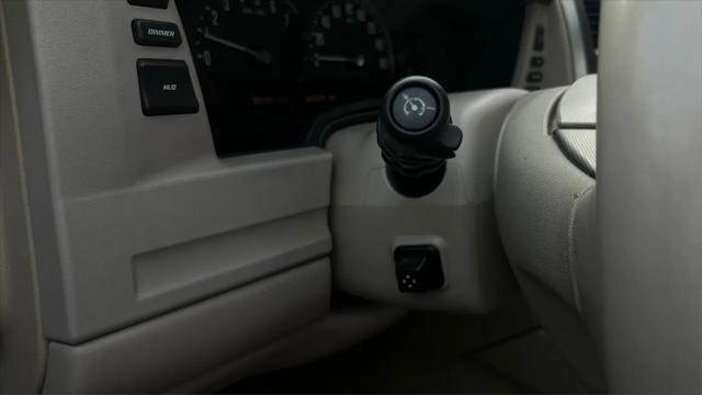 2005 Cadillac XLR Standard