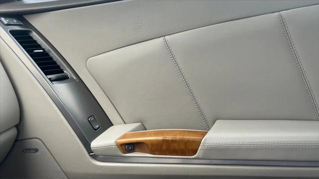 2005 Cadillac XLR Standard