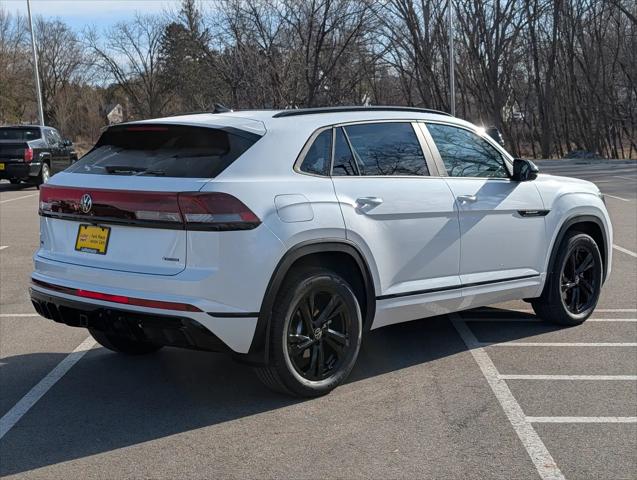 2026 Volkswagen Atlas Cross Sport SEL R-Line Black