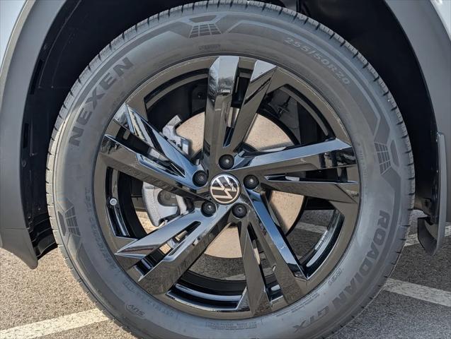 2026 Volkswagen Atlas Cross Sport SEL R-Line Black