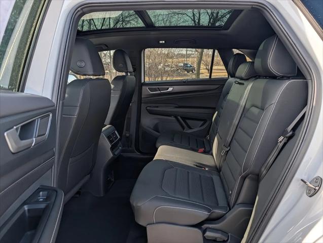 2026 Volkswagen Atlas Cross Sport SEL R-Line Black