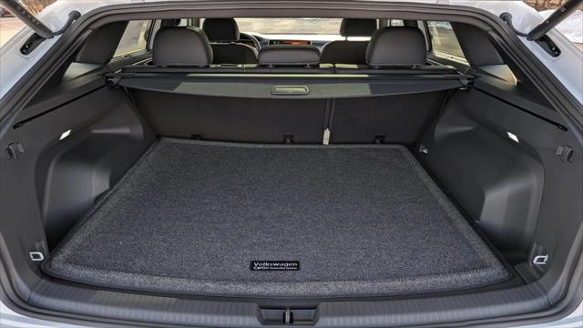 2026 Volkswagen Atlas Cross Sport SEL R-Line Black
