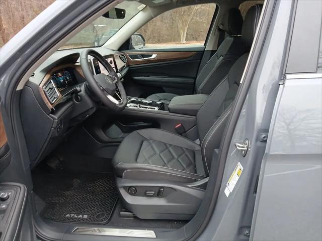2026 Volkswagen Atlas SE with Technology