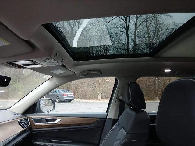 2026 Volkswagen Atlas SE with Technology