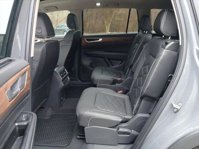 2026 Volkswagen Atlas SE with Technology