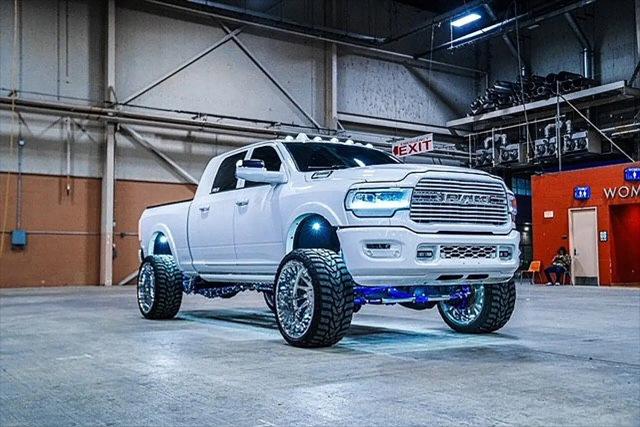 2022 Ram 2500 Laramie Mega Cab 4x4 6'4" Box