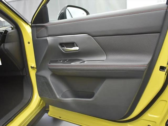 2025 Nissan Kicks SR Intelligent AWD