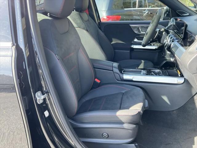 2026 Mercedes-Benz GLB 4MATIC