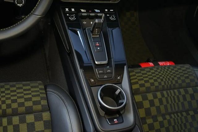 2026 Porsche 911 Carrera 4 GTS Cabriolet