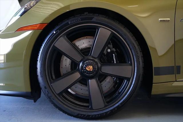 2026 Porsche 911 Carrera 4 GTS Cabriolet