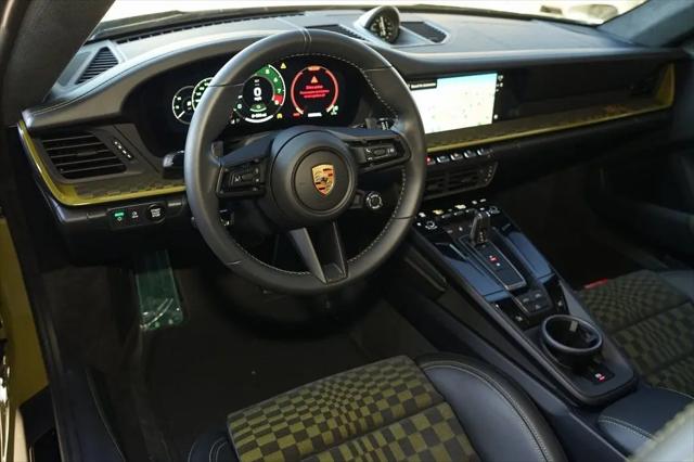2026 Porsche 911 Carrera 4 GTS Cabriolet