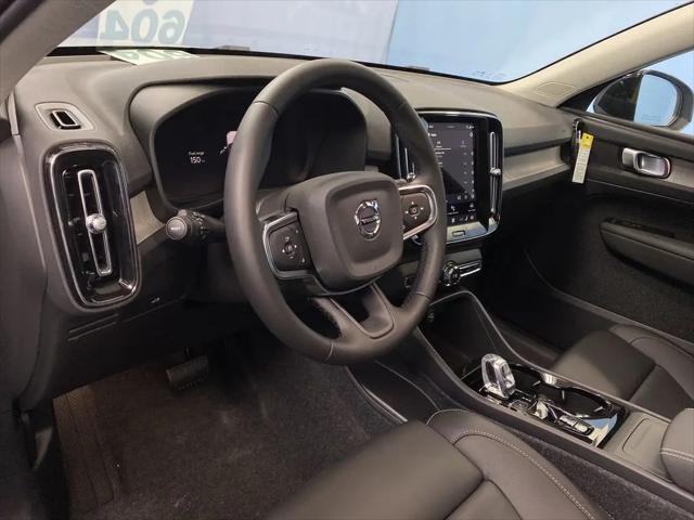 2026 Volvo XC40 Plus, B5 AWD Gas (mild hybrid), Dark