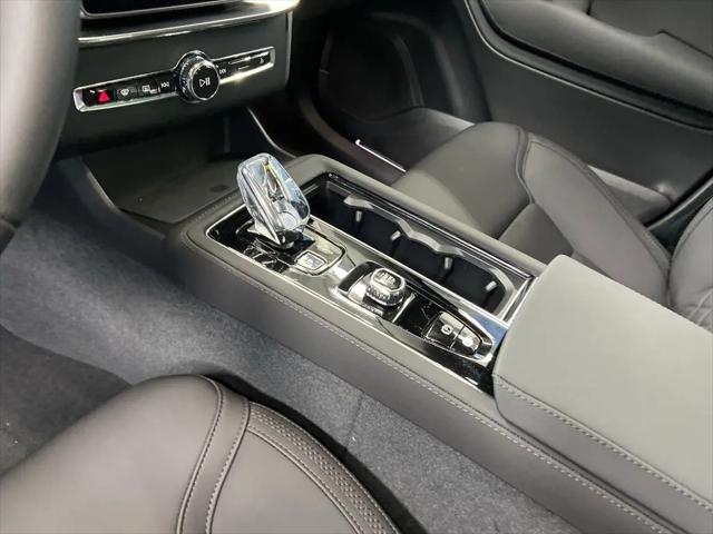 2026 Volvo XC90 Plus, B6 AWD Gas (mild hybrid), Gasoline, Bright, 7 Seats