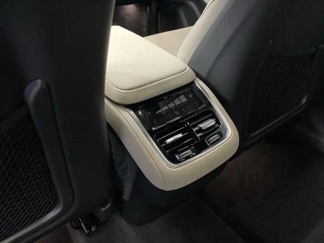2026 Volvo XC90 Plus, B6 AWD Gas (mild hybrid), Gasoline, Bright, 7 Seats