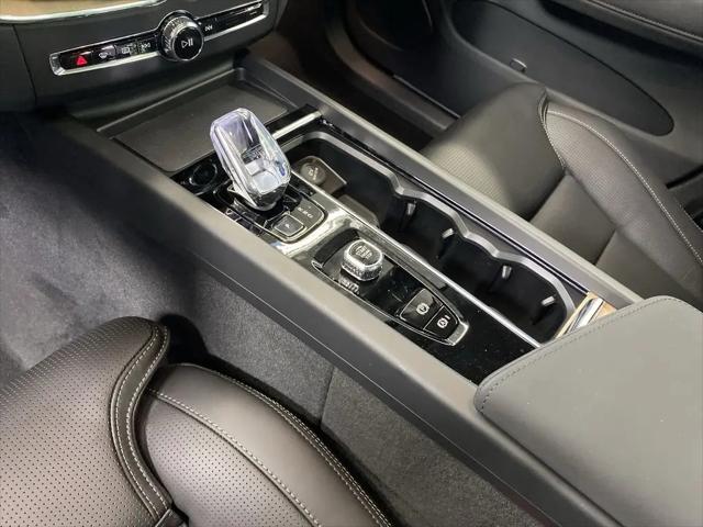 2026 Volvo XC60 Plug-In Hybrid Ultra, T8 AWD Electric/Gasoline, Dark