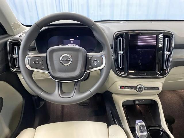 2026 Volvo XC40 Plus, B5 AWD Gas (mild hybrid), Dark