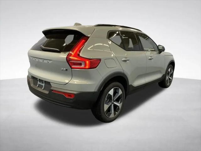 2026 Volvo XC40 Plus, B5 AWD Gas (mild hybrid), Dark