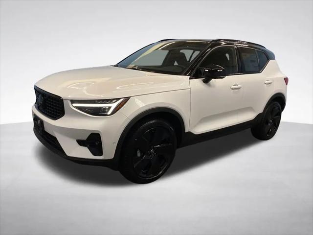 2026 Volvo XC40 Black Edition Ultra, B5 AWD Gas (mild hybrid)