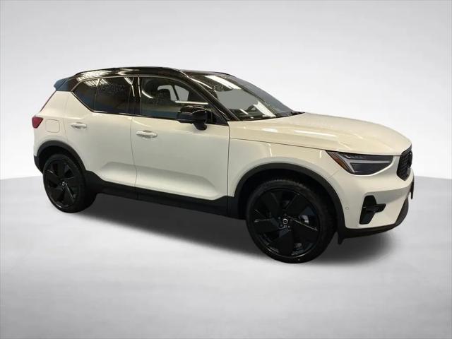 2026 Volvo XC40 Black Edition Ultra, B5 AWD Gas (mild hybrid)