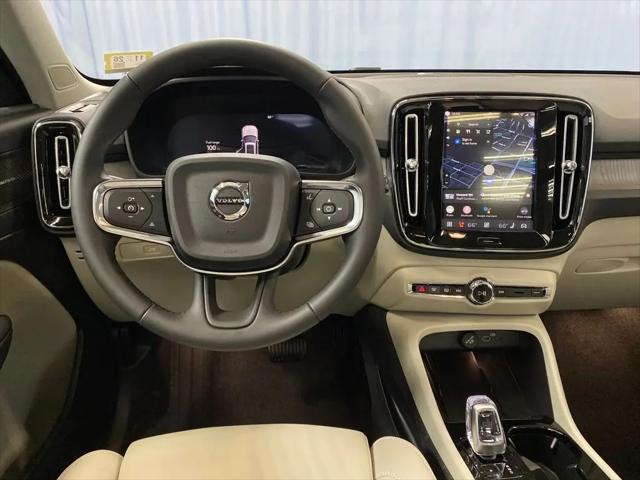 2026 Volvo XC40 Ultra, B5 AWD Gas (mild hybrid), Dark