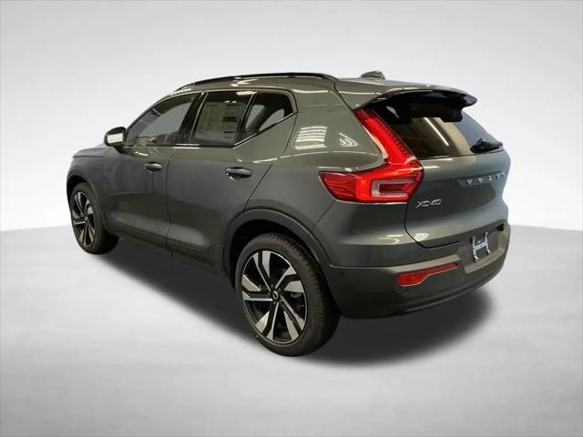 2026 Volvo XC40 Ultra, B5 AWD Gas (mild hybrid), Dark