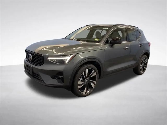 2026 Volvo XC40 Ultra, B5 AWD Gas (mild hybrid), Dark