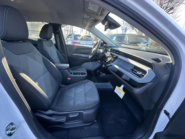 2027 Chevrolet Bolt LT FWD