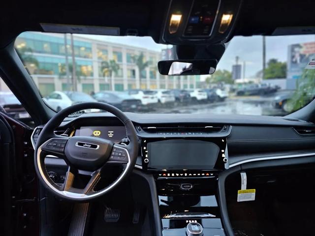 2026 Jeep Grand Cherokee Altitude 4x2