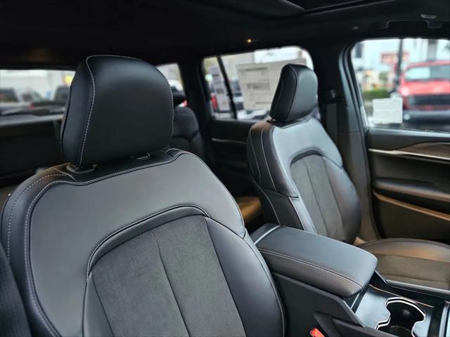 2026 Jeep Grand Cherokee Altitude 4x2