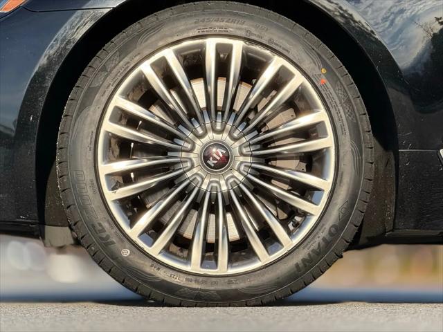 2020 Kia K900 Luxury