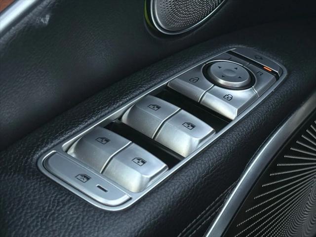 2020 Kia K900 Luxury