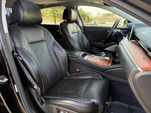 2020 Kia K900 Luxury