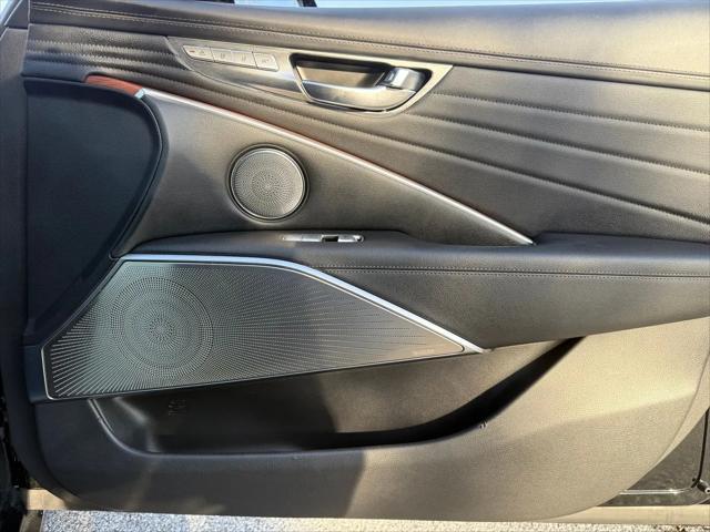 2020 Kia K900 Luxury