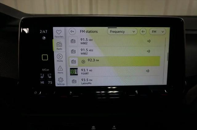 2026 Volkswagen Atlas Cross Sport SEL R-Line Black