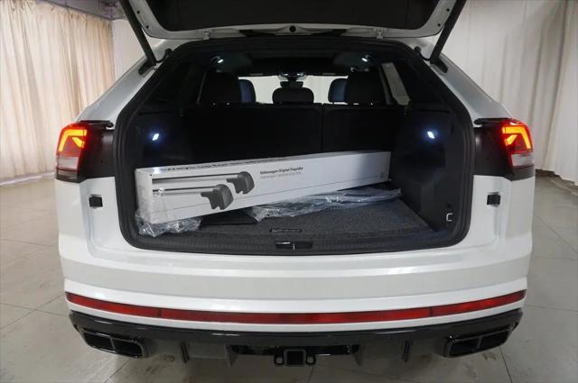 2026 Volkswagen Atlas Cross Sport SEL R-Line Black