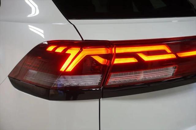 2026 Volkswagen Atlas Cross Sport SEL R-Line Black