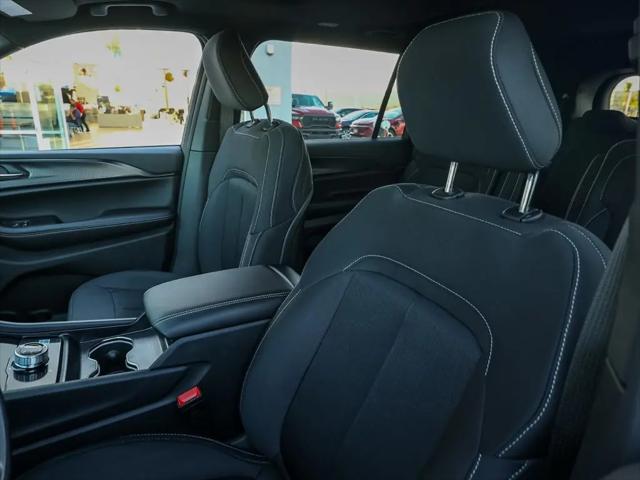 2026 Jeep Grand Cherokee L Altitude 4x2