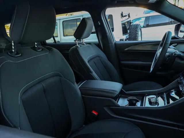 2026 Jeep Grand Cherokee L Altitude 4x2
