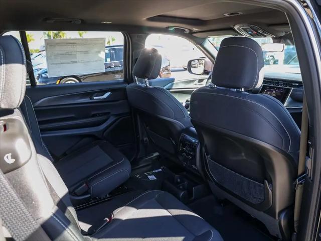 2026 Jeep Grand Cherokee L Altitude 4x2