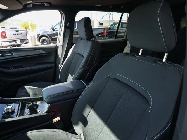 2026 Jeep Grand Cherokee L Altitude 4x2
