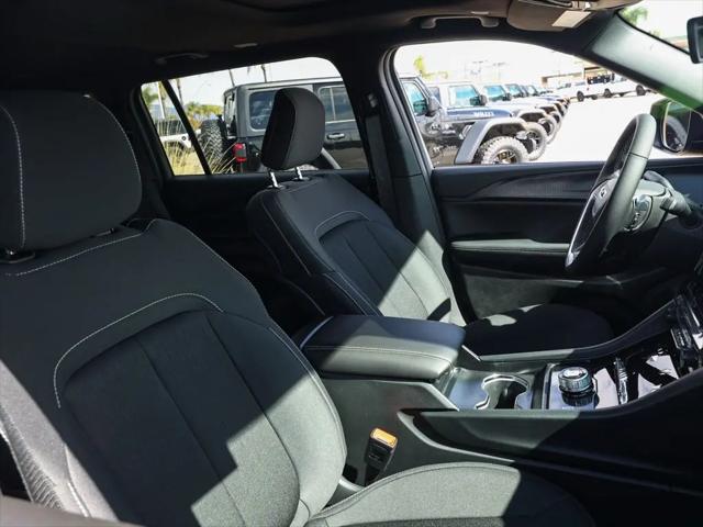 2026 Jeep Grand Cherokee L Altitude 4x2