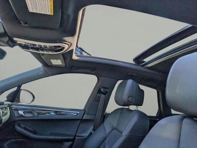 2021 Porsche Macan Macan