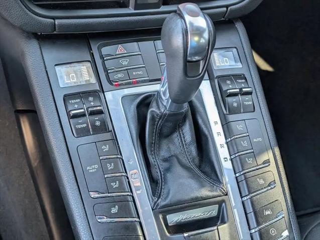 2021 Porsche Macan Macan