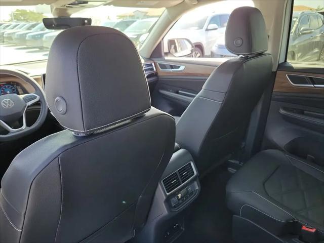 2026 Volkswagen Atlas SE with Technology