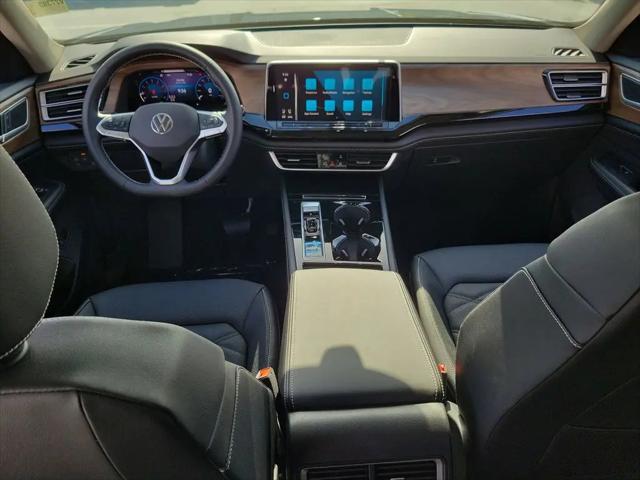 2026 Volkswagen Atlas SE with Technology