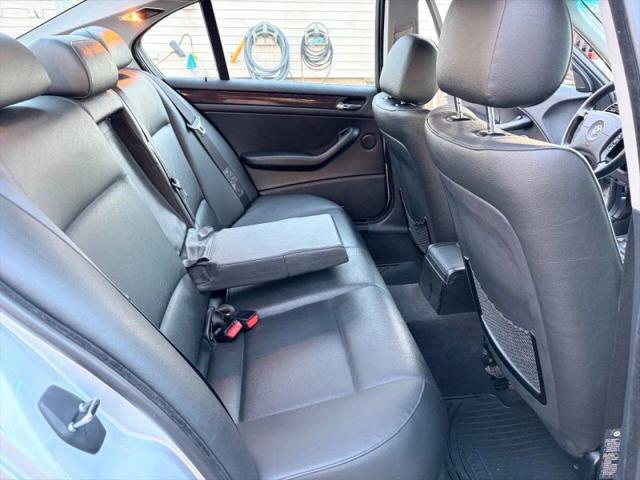 2004 BMW 325xi 325xi