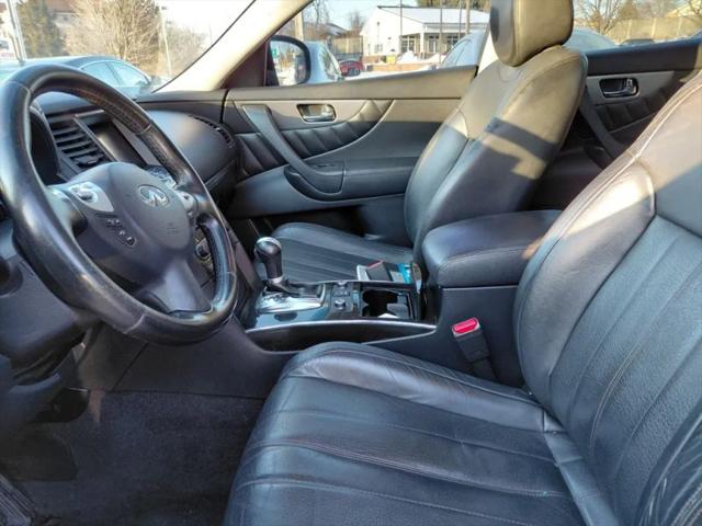 2016 INFINITI QX70 3.7
