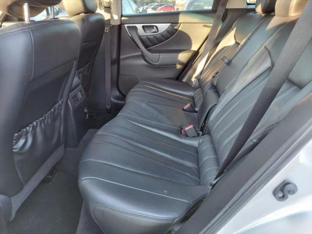2016 INFINITI QX70 3.7