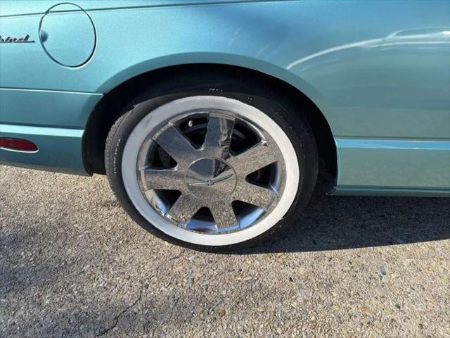 2002 Ford Thunderbird Base