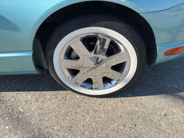 2002 Ford Thunderbird Base